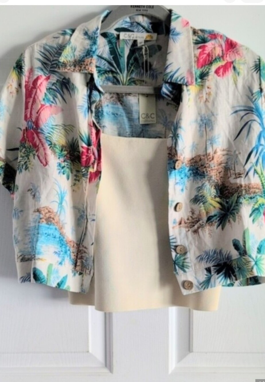 C&C California Tropical Print Short Sleeve Cropped Jean Style Jacket-top XS